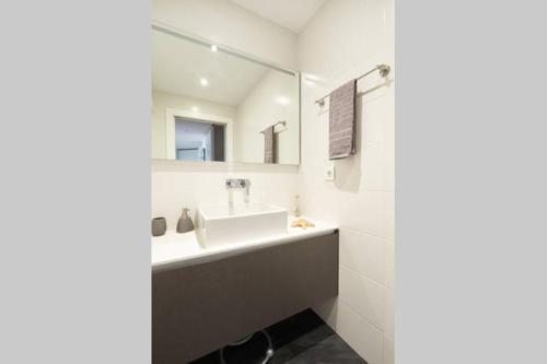 Apartamento Singular Deluxe Pamplona Ngoại thất bức ảnh
